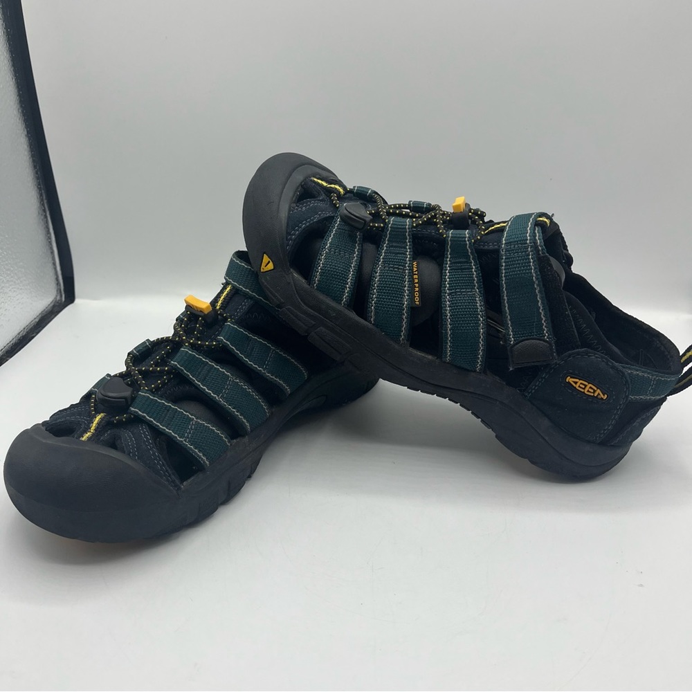 Keen Newport Mens Waterproof Hiking Sandals Sneakers Shoes Green Size 6